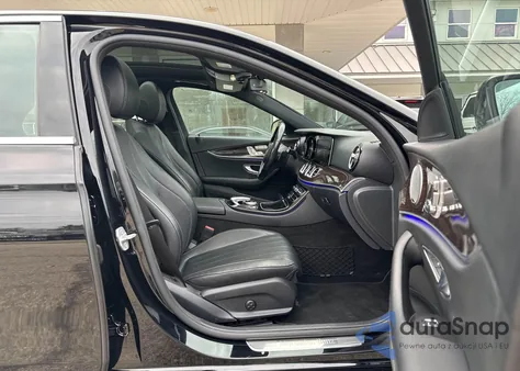 2017 Mercedes-Benz E 300 4Matic из США, поврежденный, VIN WDDZF4KBXHA016455